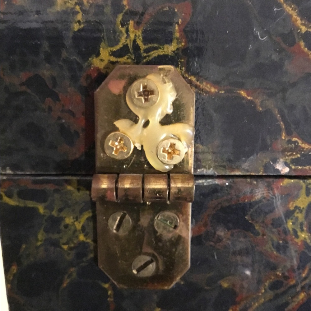 Faux Tortoise Shell Stash Box - Picture 8 of 11